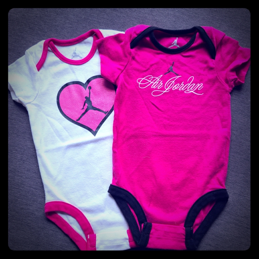 Air Jordan baby girls onesie set